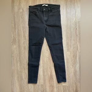 Levi’s high rise super skinny black jeans size 28